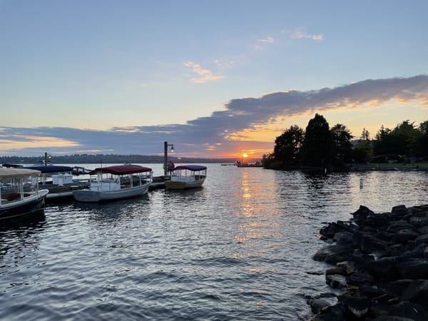 A picture of a sunset in Kirkland